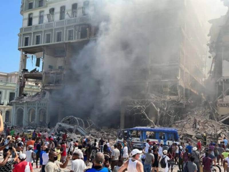 Fuerte explosión en un hotel de la Habana, Cuba