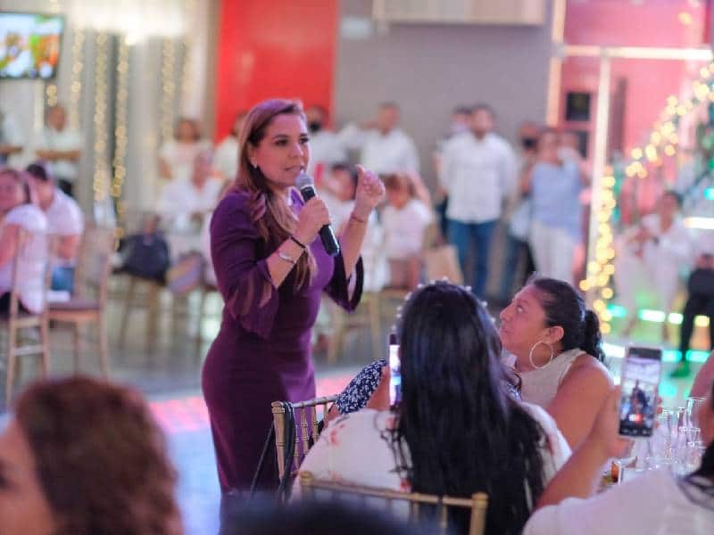 Celebra Mara Lezama día de las madres con mujeres de la transformación