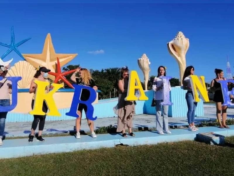En pleno conflicto bélico, Cancún sigue recibiendo turistas de Rusia y Ucrania
