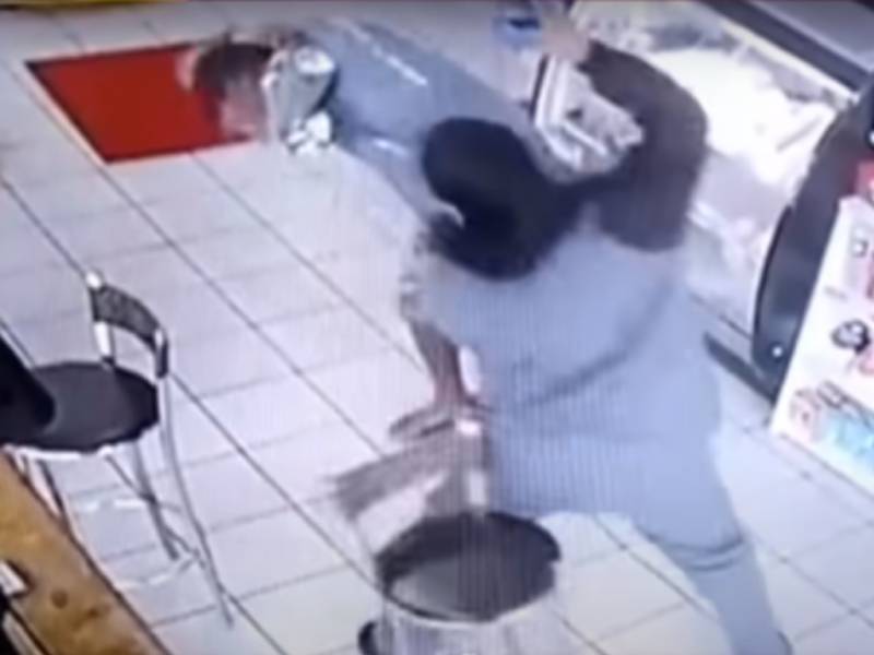 Video. ¡A golpes!, mujer enfrente a su acosador tras tocar su cuerpo