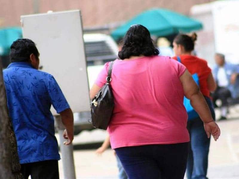 Mujeres ganan terreno en obesidad