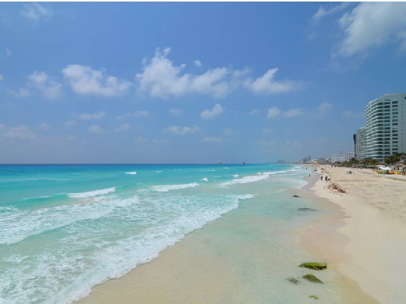 Inyectarán 424 mdp para recuperar playa en Cancún