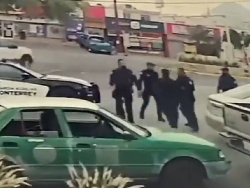 Video. Policías de Monterrey se enfrentan aÔÇª policías de Monterrey