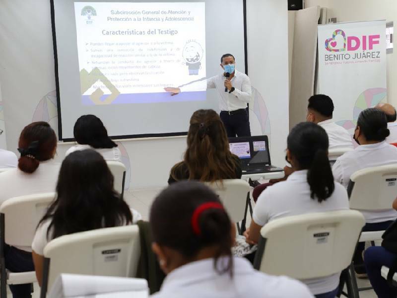 Capacitan a DIF Benito Juárez en materia de trata de personas y acoso escolar