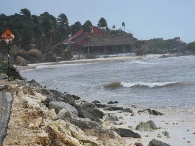 Suman 6 migrantes fallecidos tras naufragio de lancha en Veracruz; hay un desaparecido