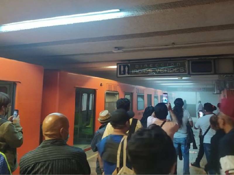 Retiran tren por reportes de humo en Línea 3 del Metro CDMX