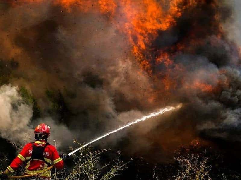 Europa occidental lucha contra incendios y ola de calor