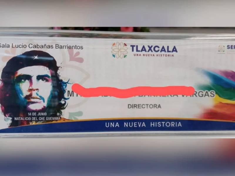 Gobierno de Tlaxcala provoca polémica por foto del Che Guevara y bandera LGBT