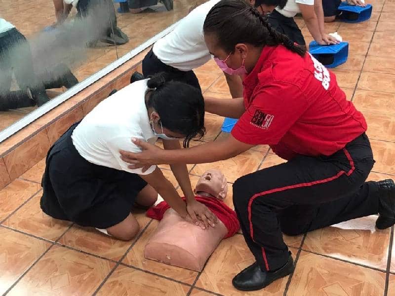 Mantiene bomberos de Cancún cursos para escuelas sobre prevención de accidentes
