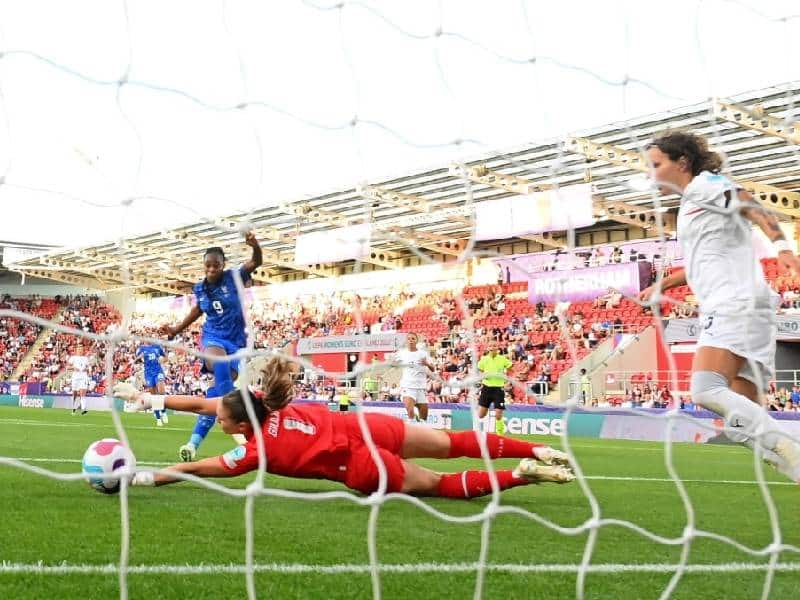 Francia golea 5-1 a Italia en la Eurocopa femenina de fútbol