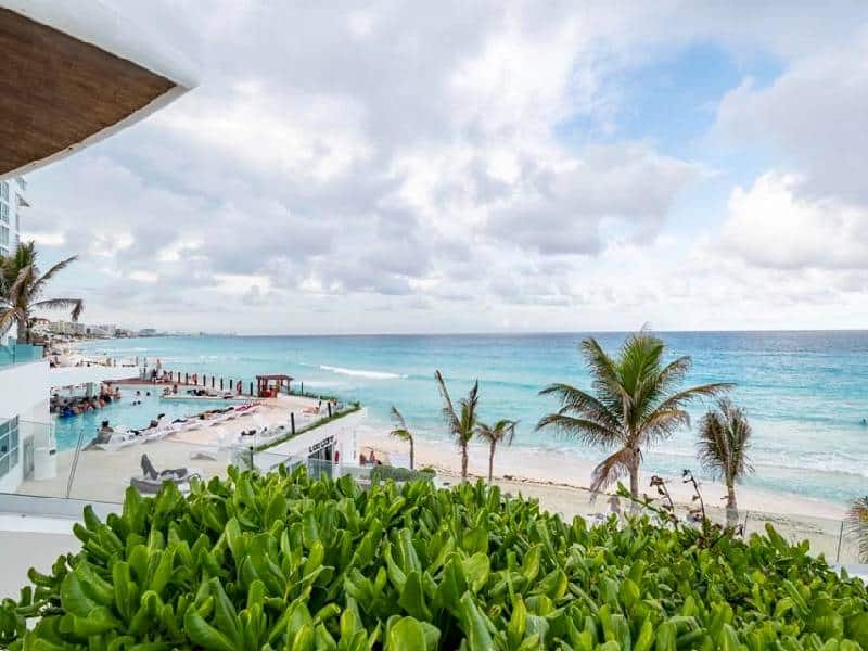 El Ayuntamiento, Ecolana y Airbnb promueven el reciclaje y el turismo sostenible en Cancún