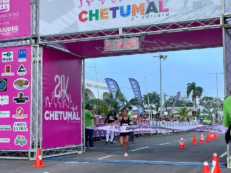 Corredores isleños destacan en carrera de Chetumal