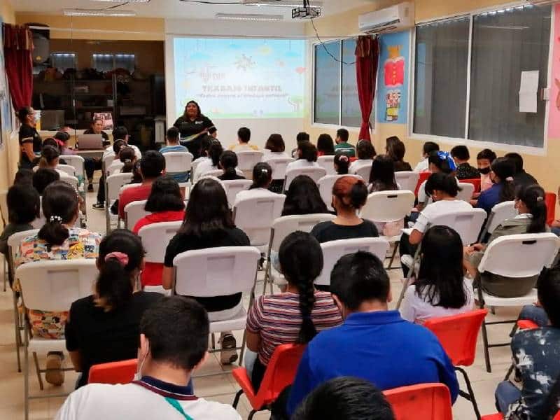 DIF de Carrillo Puerto atiende a 800 alumnos de primarias en acoso escolar y otros temas
