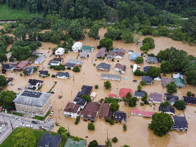 Catastróficas inundaciones en Kentucky dejan ya 25 muertos