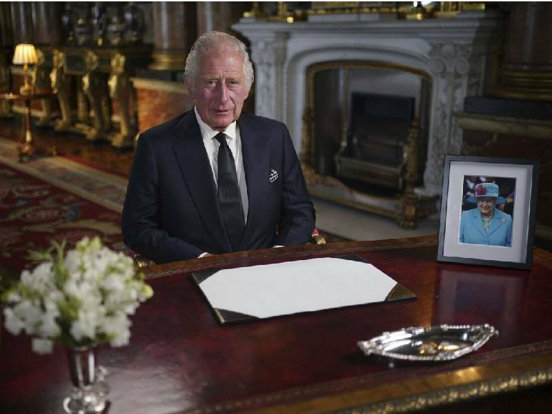 Carlos III agradece apoyo recibido en la víspera del funeral de Isabel II