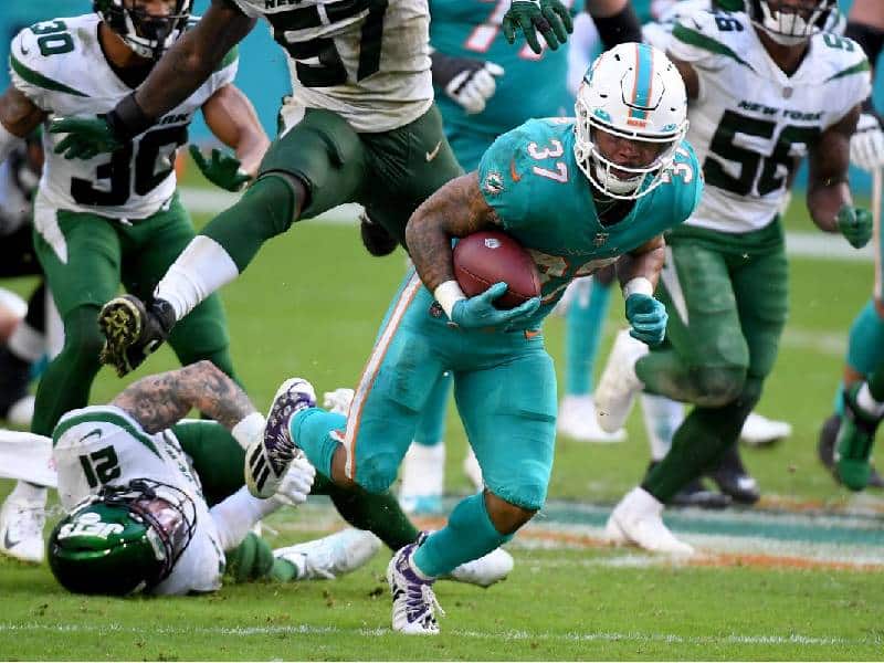 Dolphins y Jets protagonizan espectaculares remontadas en la NFL