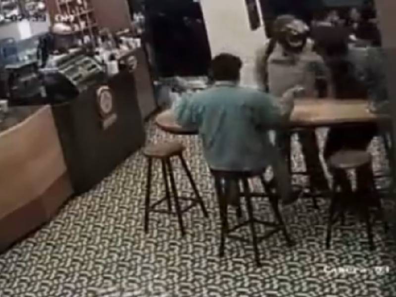 Video. Así asaltaron a los clientes de un café en Oaxaca