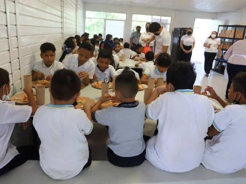 DIF municipal rehabilita desayunador escolar en colonia "El Milagro"