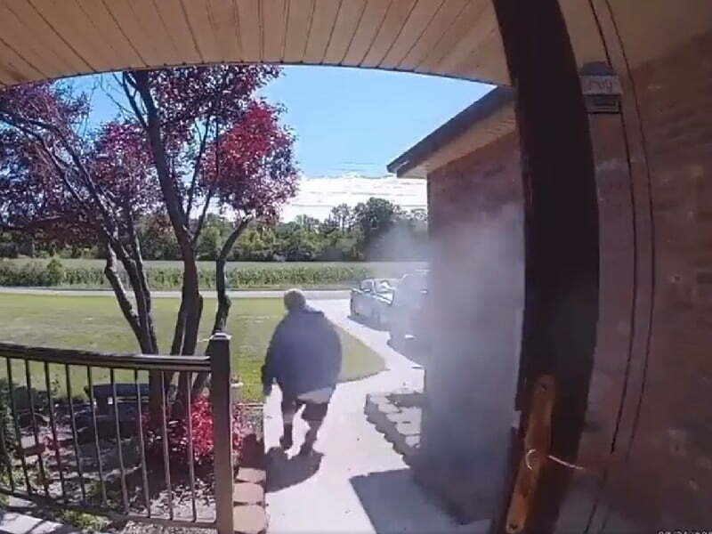 VIDEO. Papá le dispara a exnovio de su hija que trató de ingresar a su casa