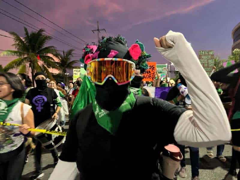 Marchan en Cancún; piden a Congreso reforma