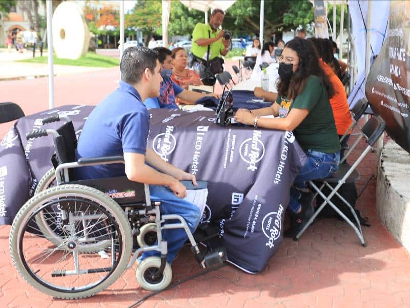 Lili Campos promueve empleo para personas con discapacidad