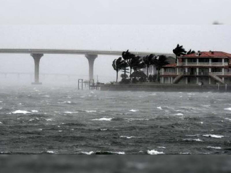 Huracán Ian causa «catastróficos» vientos, marejadas e inundaciones en Florida