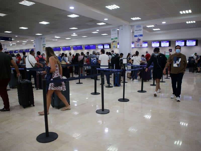 El aeropuerto de Cancún, con 450 operaciones para este día