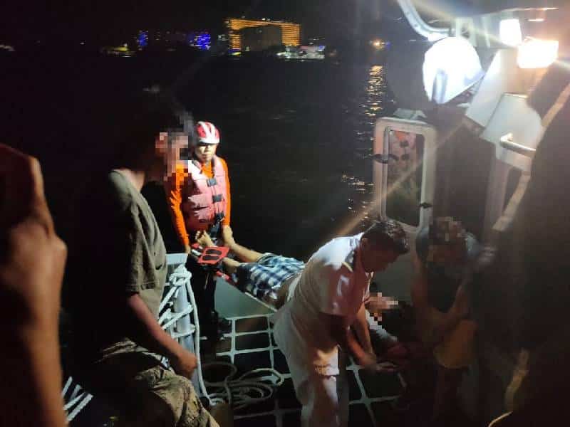 Realizan evacuación médica de una persona en la costa de Q. Roo