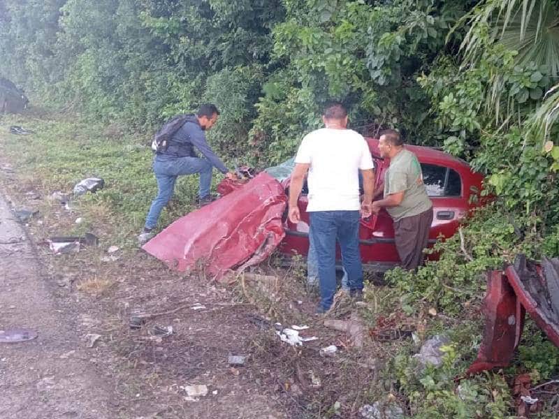 Tres heridos, en aparatoso accidente entre la Huayacán y Colosio