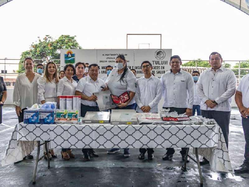 Equipa Marciano Dzul a casas de salud en Tulum