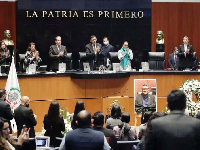 Rinden homenaje a senador Faustino López