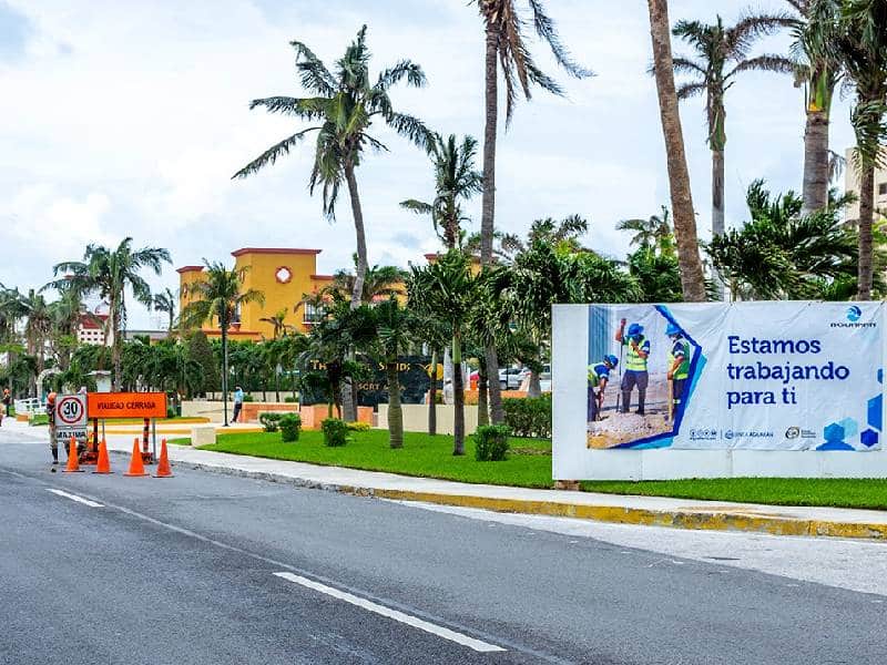 Aguakan realiza trabajos en red sanitaria de Zona Hotelera de Cancún