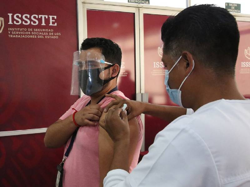 Aplicará Issste dos millones de vacunas contra influenza estacional en el país: Pedro Zenteno