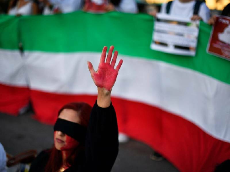 Alistan sanciones contra Irán por represión en manifestaciones