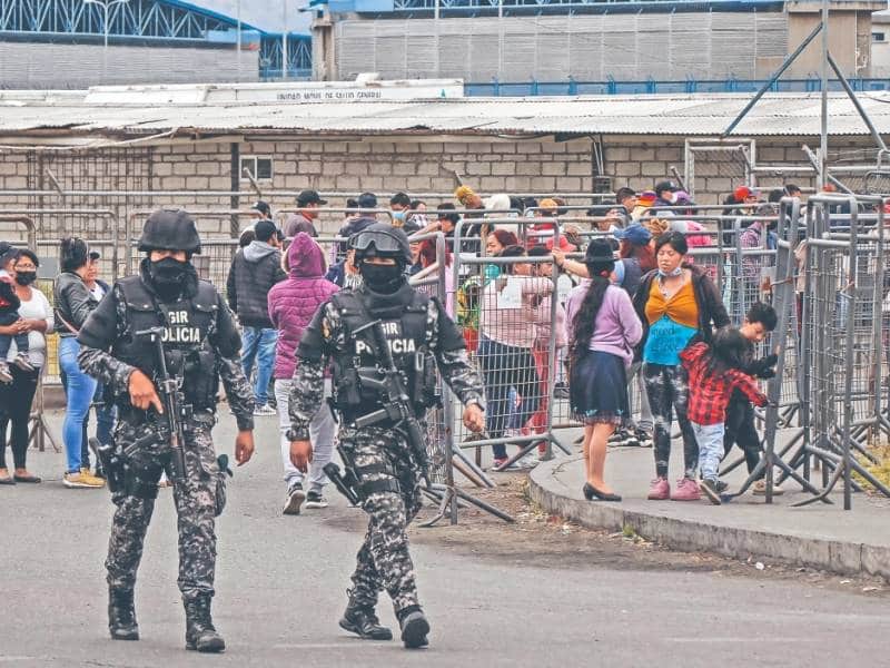 Dos días de motín, dejan 15 muertos y 44 heridos en Ecuador