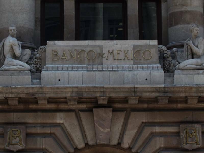 Banxico aplicará otra alza de 75 puntos base a su tasa en próximo anuncio: encuesta