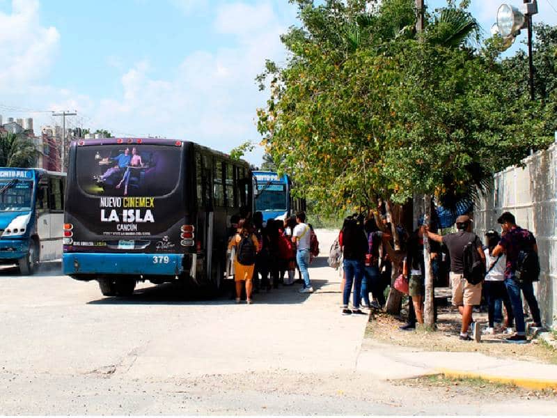 Alta demanda de bolebus entre estudianntes