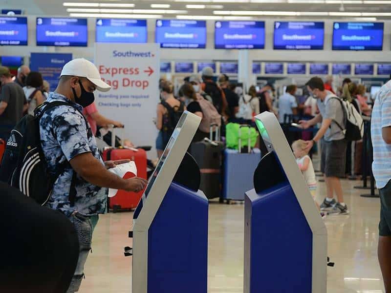 El aeropuerto de Cancún, con 494 operaciones y una conexión con 19 países