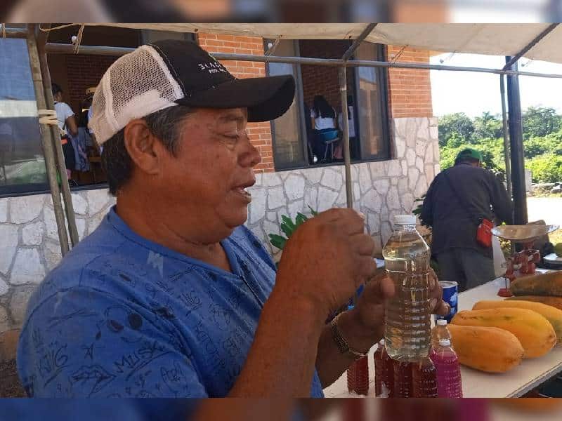 Herbolaria gana terreno a medicina en comunidades de Lázaro Cárdenas: Curandero