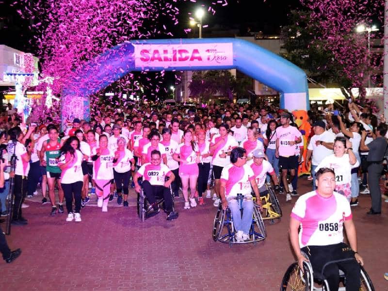 Más de mil personas participaron en Carrera Rosa de Playa del Carmen
