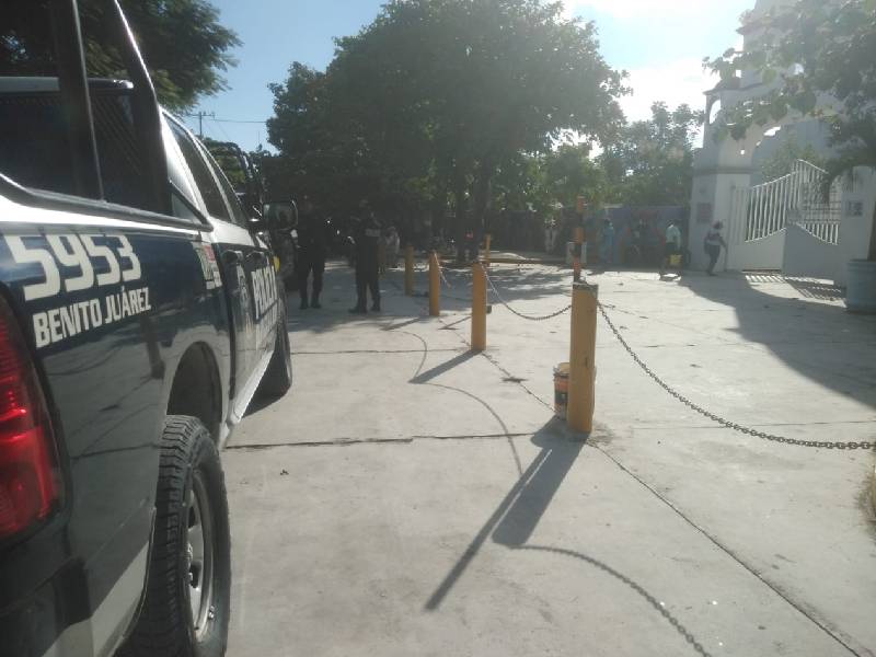 Refuerzan la vigilancia policiaca en panteones de Cancún