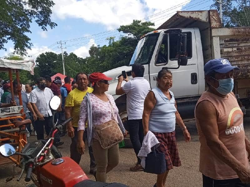 Gobierno de Quintana Roo interviene para liberar vía hacia Chiquilá