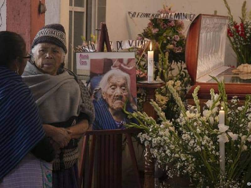 Con música y flores le dan el último adiós a María Salud Ramírez, “Mamá Coco”