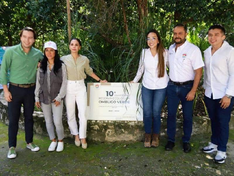 "Ombligo verde" ejemplo de trabajo de unidad por Cancún: Ana Paty Peralta