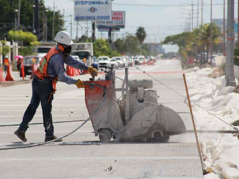 Avanzan obras sobre boulevard Colosio de Cancún