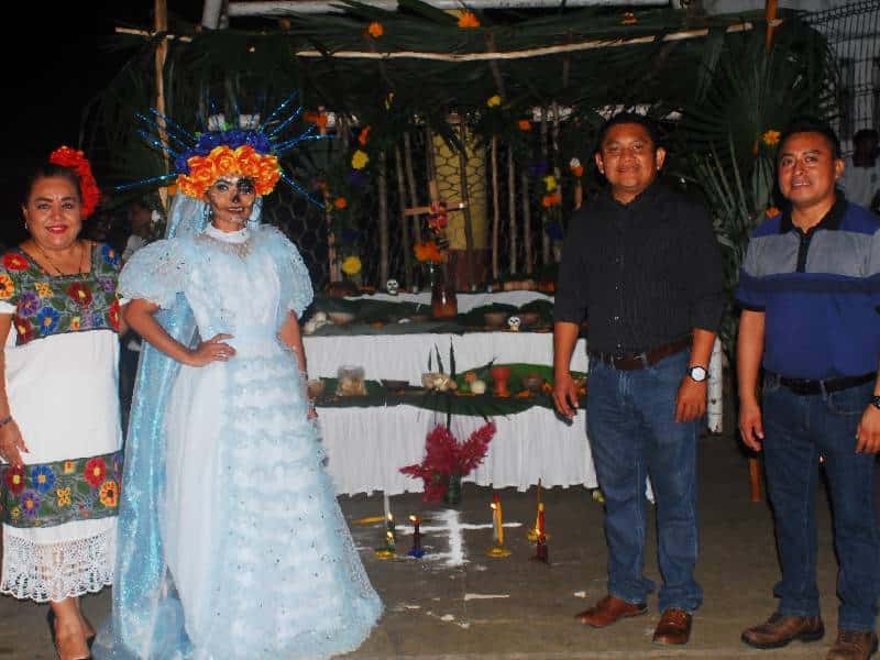 Recuerdan a difuntos de comunidad maya del norte de Quintana Roo cantando "La Llorona"