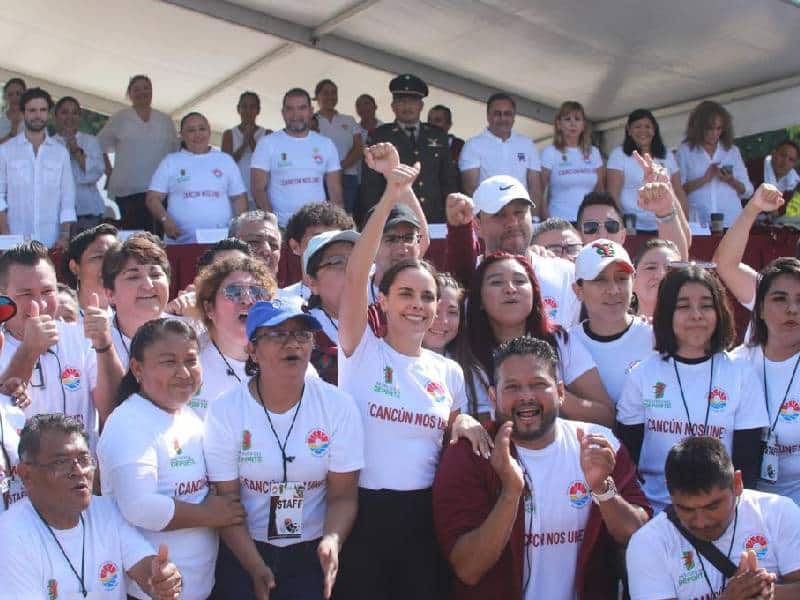 Ana Patricia Peralta regresa a Cancún desfile deportivo multitudinario