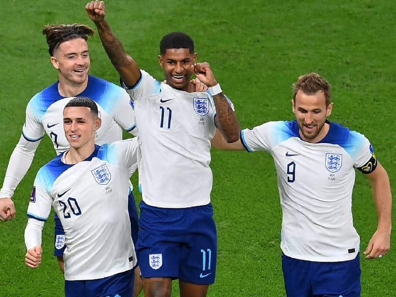 Inglaterra golea 6-2 a Irán y presenta candidatura al título en Catar-2022