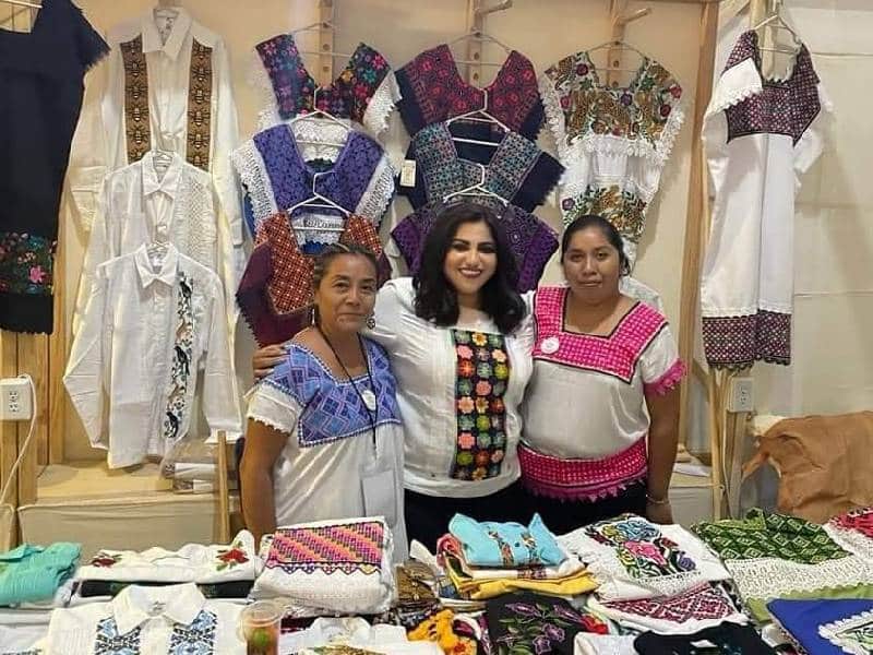 Artesanos de la zona maya participaron en II encuentro textil en Los Pinos