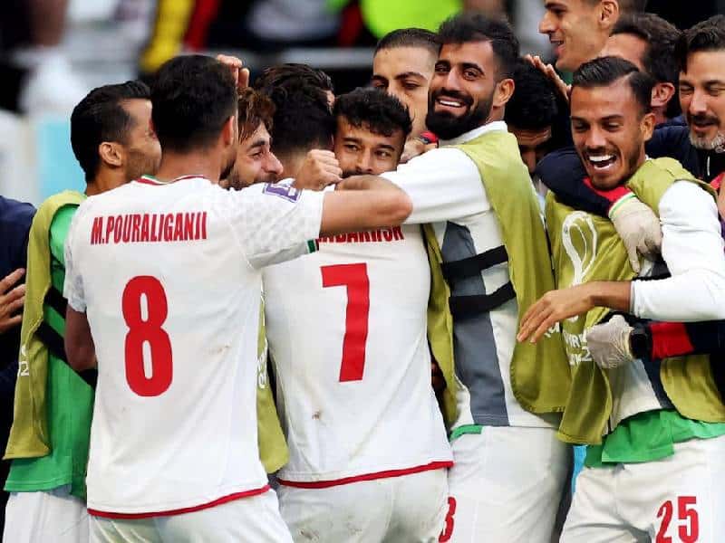 Irán toma aire con su victoria por 2-0 sobre Gales